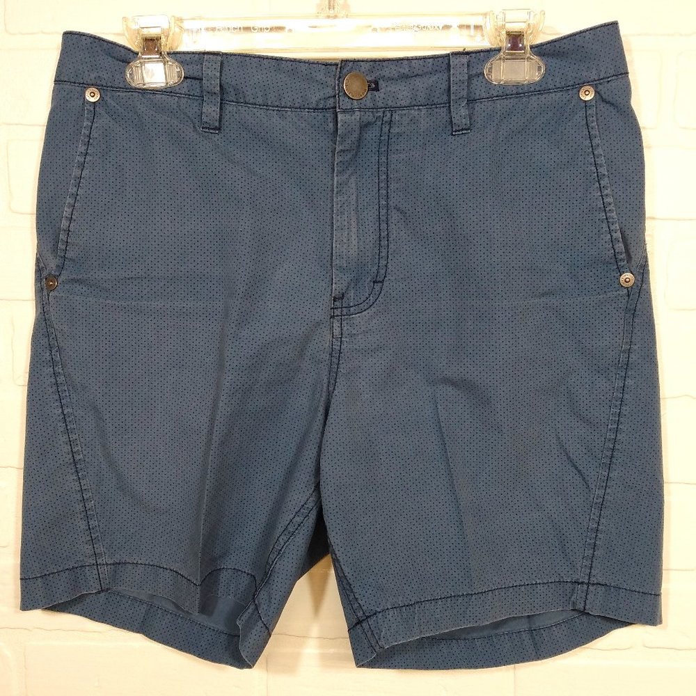 Calvin Klein men's light blue with blue dots flat front shorts size 31